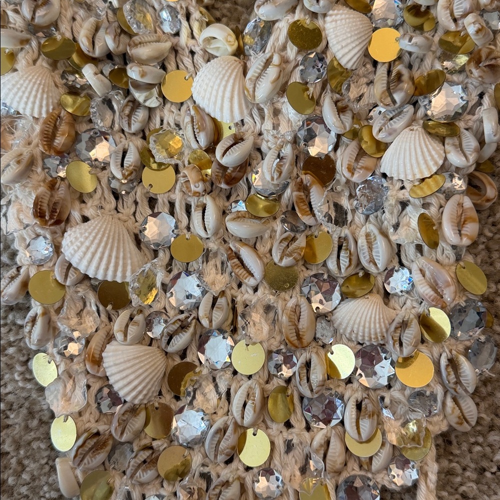 Seashell and Gold-Toned top - Picture 3 of 3